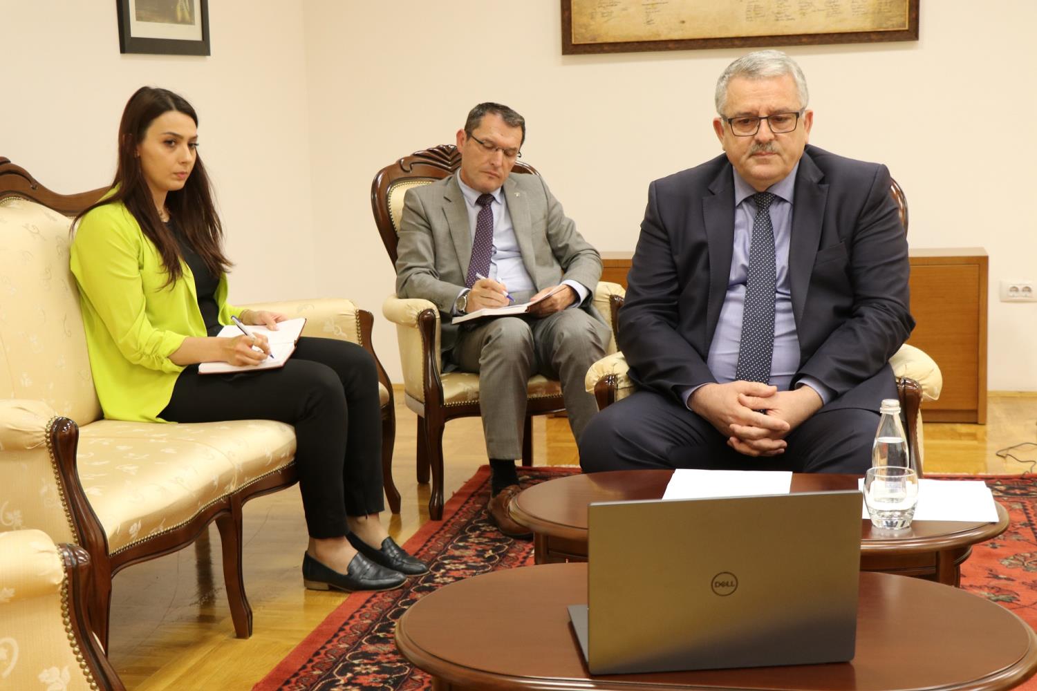Ministri Veliu mbajti takim virtual me ambasadorin amerikan, Kosnett 